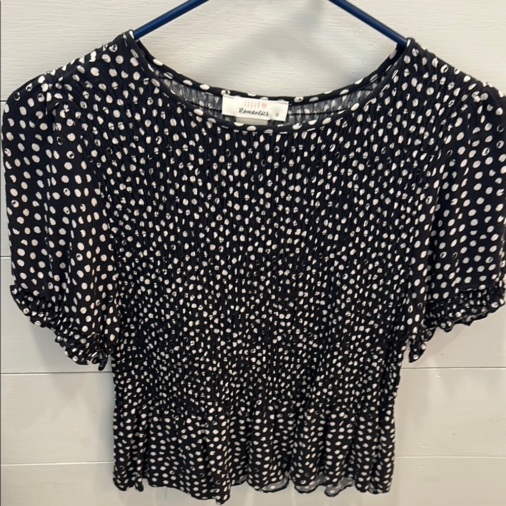 URBAN Romantics Black and White Smocked Puff Sleeve Blouse